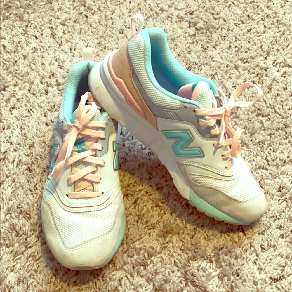 New Balance Tennis shoes